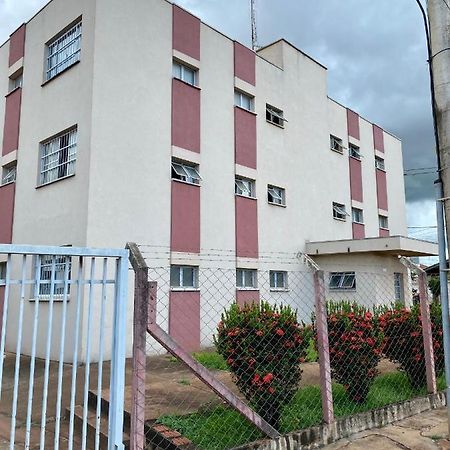Apartamento Em Olímpia Esterno foto